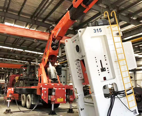 大余县提升工作效率，选择优质折臂吊租赁服务